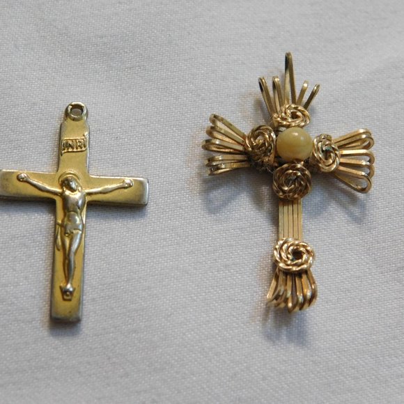 Vintage Jewelry - Vintage Gold Tone Color Crucifix Cross Pendants LOT OF 2